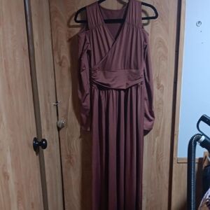 Elegant Brown Cold Shoulder Maxi Dress